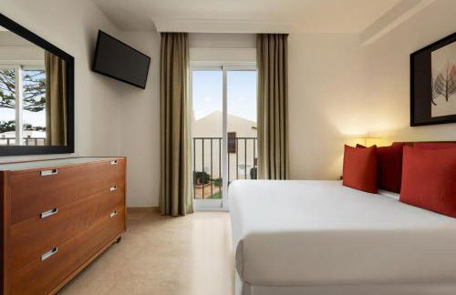 Ramada Hotel & Suites by Wyndham Costa del Sol - Photo 110