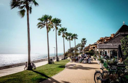 5 Stars BEACHFRONT PARADISE - Seaview, Always Heated Pool, Gym, Sauna! - Foto 28