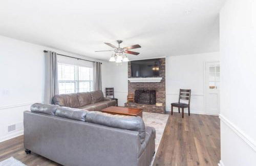 Sleeps 8, Lake Lanier Hidden Gem - Foto 21