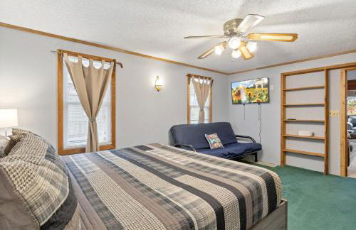 Stunning Lake View On A Nice & Quiet Relaxing Home - Foto 25