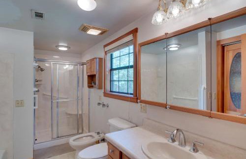 Beautiful Toledo Bend Retreat with Private Dock - Foto 16