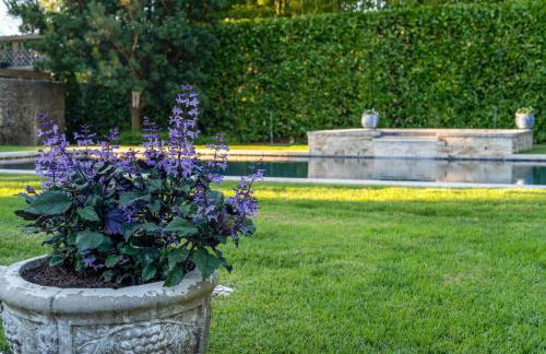 The Garden House Hot Tub Pool and Lush Garden Oasis - Foto 33