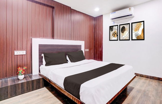Comfy Stays at Lokhandwala Andheri West - Foto 13