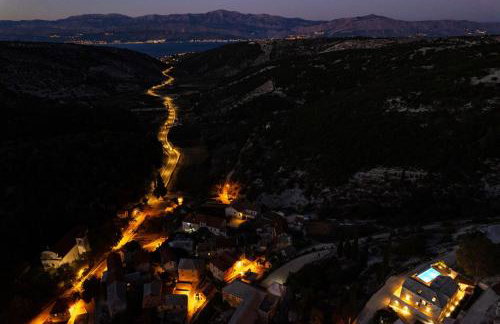 Villa Ani! Traditional and luxurious 4-bedroom villa with heated pool and sea views - Foto 47