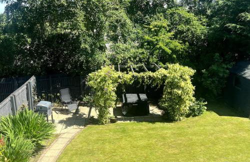 Meadow House- Driveway Parking and Fireplace - Foto 15