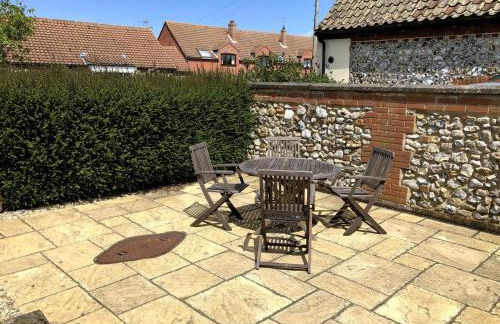 Pilgrims - Traditional flint cottage with open fire - Foto 21