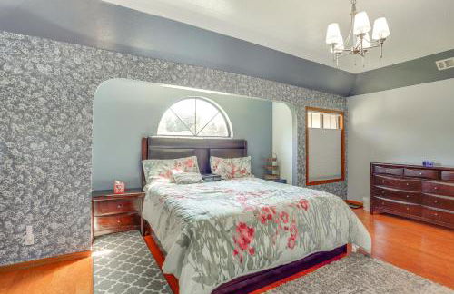 3 Mi to Sequoia Park Zoo Spacious Home with Sunroom - Foto 19