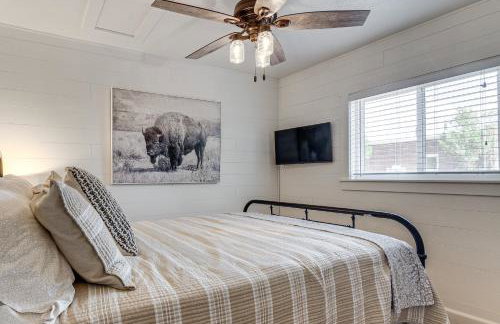 Cozy Farmhouse-Style Cottage by Mighty 5 Ntl Parks - Foto 12