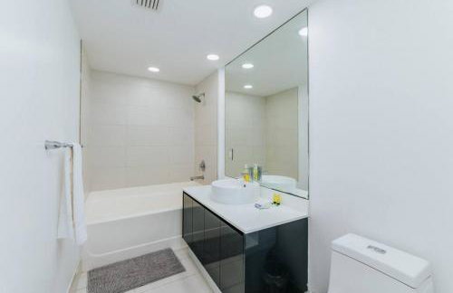 Exclusive, Amazing, Bright and Spacious at Brickell - Foto 10