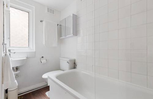 Modern Flat with High Ceilings, Heart of Baker St - Foto 9