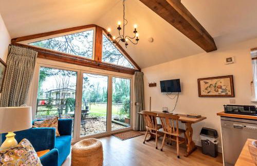 Finest Retreats - South Downs Lodge - Photo 10