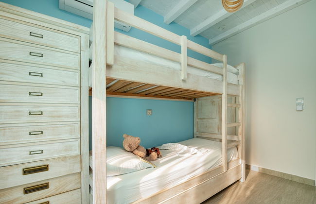 Seabreeze Villa - with Jacuzzi & heated pool - Photo 7