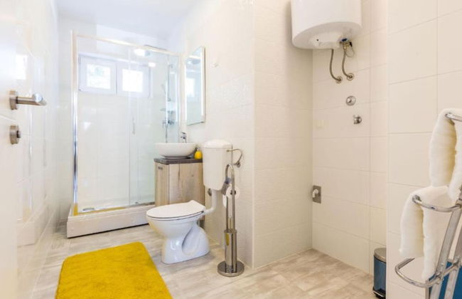 Spacious Two sis Apartments in Zadar With Terrace - Photo 22