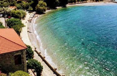 Heirlooms and Halos - Foto 1