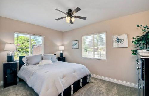 Nice home, Ocean views, and open space views. - Photo 16