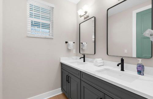 NEW! Manatee Dreams, Pool & Boat Slip, Min to AMI! - Foto 38