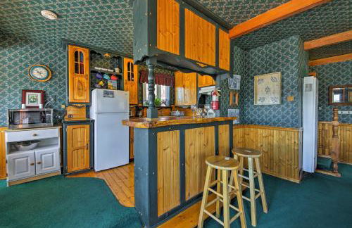 Walk to Lake Cabin with Deck and Views in Fawnskin - Foto 6