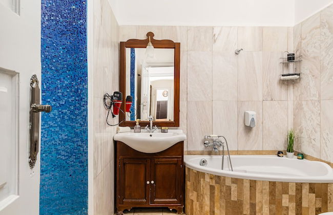 Real Apartments Andrassy - Foto 24