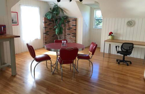 Secluded, Charming and Unique! Spacious Apartment EXCELLENT Central Location - Foto 1