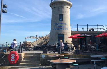 Unique seafront 2 bedroom 2 bathroom apartment - Foto 42