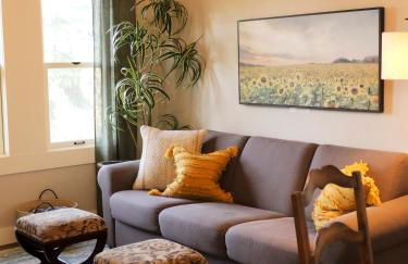 RedTail Inn - 3 Suites Sleeps up to 12 - Foto 3