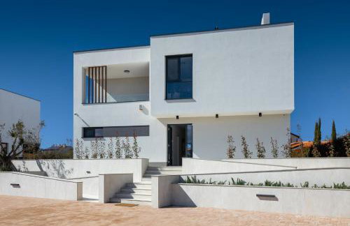 Villa Levita with Pool - Photo 57