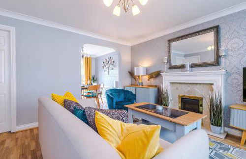 Beach Retreat with Hot Tub Sleeps 8 - Foto 25