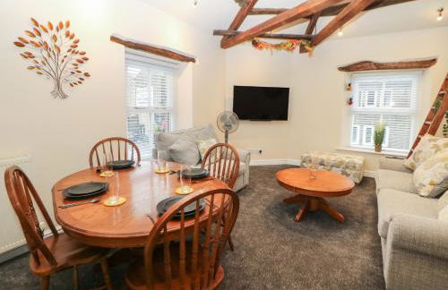 Howard's Hideaway - Photo 5