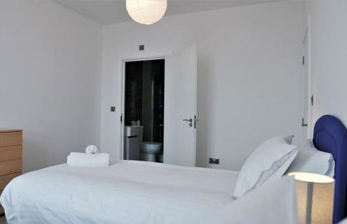 Sapphire House Apartments - Photo 24