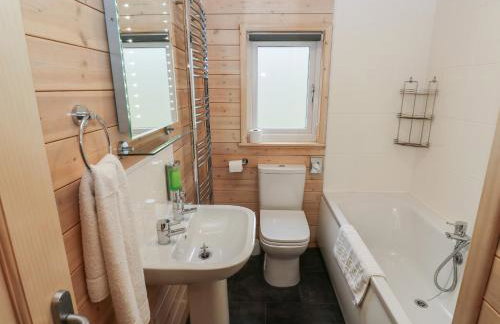 Dovestone Secluded Luxury Lodges sleeps 6 - pets welcome - Foto 6