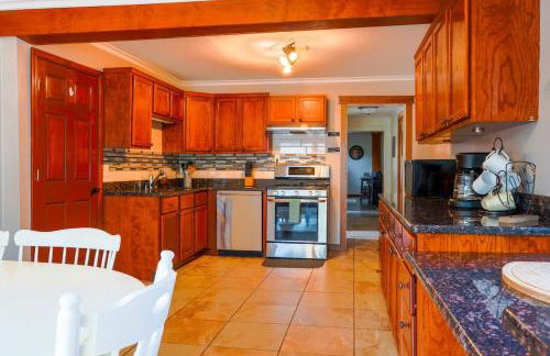 South Haven Getaway -Close to Beach & Town - Foto 16