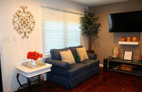 Cozy, Relaxing 4-Bedroom House in Forest Park - Foto 5