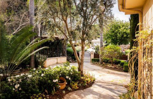 Sherman Oaks Home w Pool, Spa and Outdoor Kitchen - Foto 62