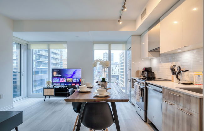 Panorama Suites Downtown Toronto - Photo 18