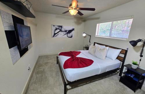 Stylish Galleria Condo 2BR 2BA Saltwater Pool Marquee Uptown - Foto 18