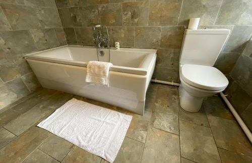 Cheerful 2 Bedroom Townhouse with Cinema Loft - Foto 7