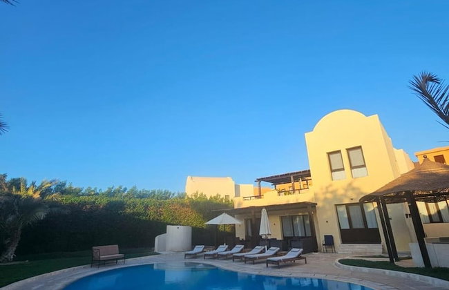 Villa Sleeps 6 With Heated Pool & Garden - Foto 15