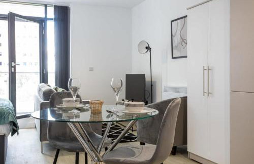 Modern Studio with Balcony in Manchester - Foto 8