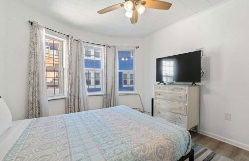 Oversized Family Beach Block Duplex with Game Room - Foto 22