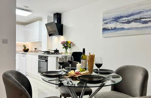 Borage House- Crawley,3BR House, Wifi, Parking, Close to Gatwick Airport, Contractor friendly, short and long term stays welcome - Foto 41