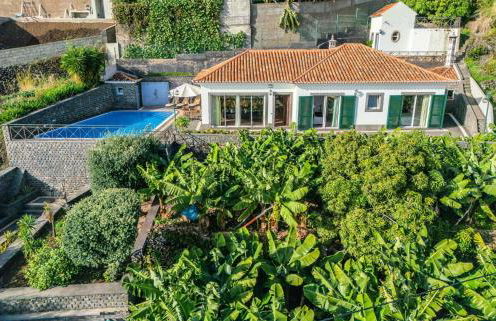 Villa Ocean Wave Calheta - Oversized Pool & Stunning Ocean Views - Photo 24