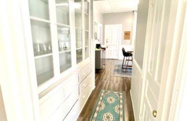 Walk to Wrigley 3BR1BA Sleeps 8 Free Parking - Foto 27