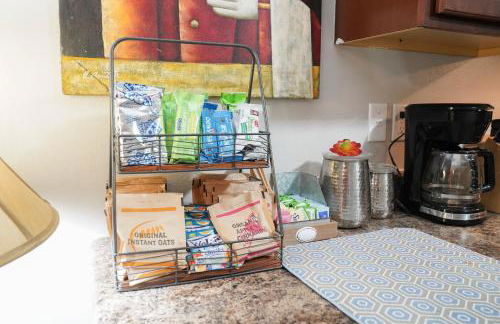 Queens Hidden Gem with Game Room 5 beds sleeps 9 - Foto 18