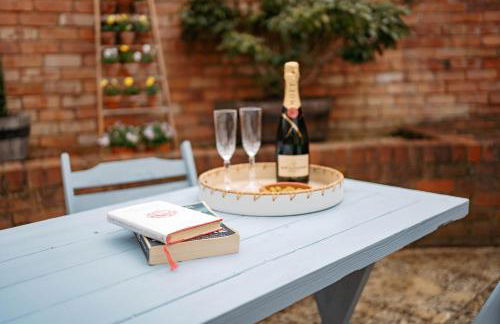 Cotswold Thatched Cottage - Photo 62