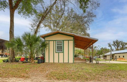 Morriston Getaway with Patio - Near HITS Farm! - Foto 18