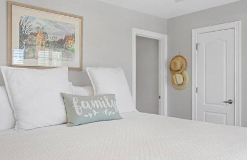 Stunning Beach Getaway - Steps to Ocean - Foto 26