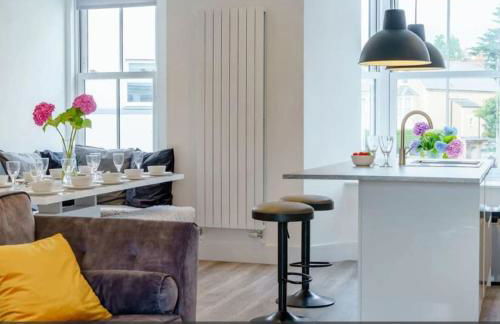 Tenby Heights, 5 en-suites, Parking & Garden - Photo 17