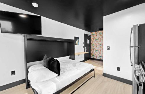 The Neon Elm Hotel - Foto 77