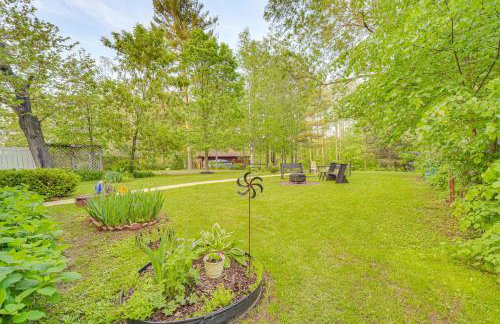 Lakefront Family Retreat with Private Dock! - Foto 40