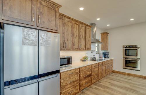 Spacious Harrison Vacation Rental with Deck and Views! - Foto 9